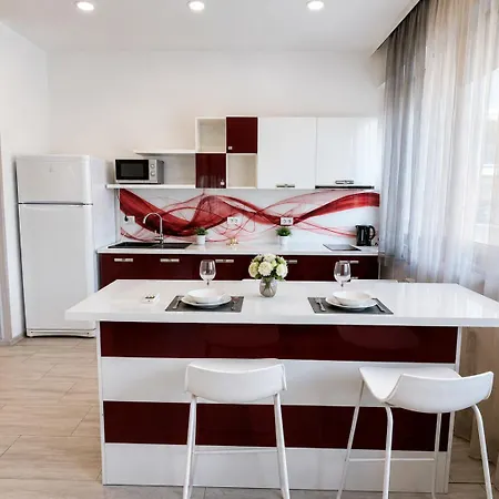 Mamaia アパート